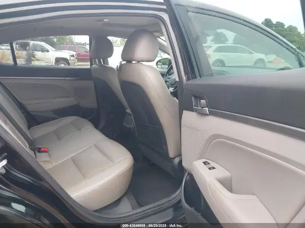 KMHD84LF9HU164638 2017 HYUNDAI ELANTRA - Image 8