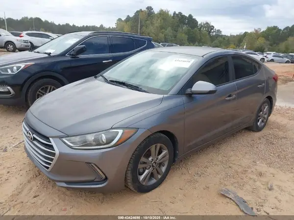 KMHD84LF9HU179754 2017 HYUNDAI ELANTRA - Image 2