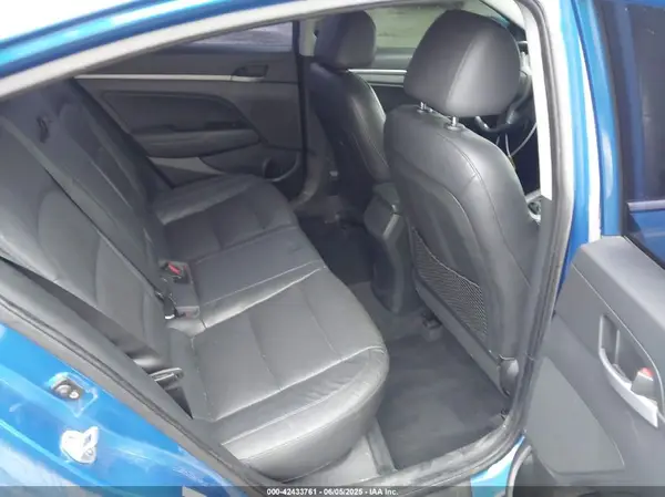 KMHD84LF9HU196537 2017 HYUNDAI ELANTRA - Image 8