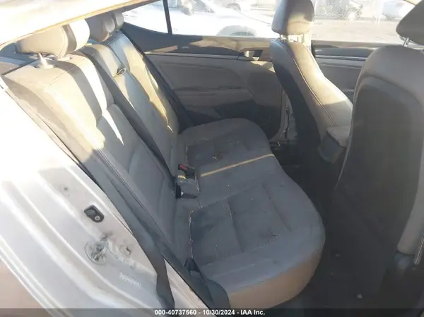 KMHD84LF9HU201364 2017 HYUNDAI ELANTRA - Image 8