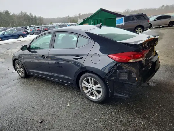 KMHD84LF9HU206130 2017 HYUNDAI ELANTRA - Image 2