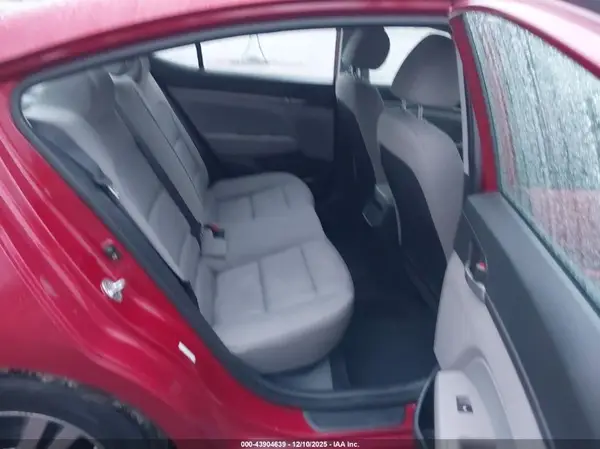 KMHD84LF9HU207469 2017 HYUNDAI ELANTRA - Image 8