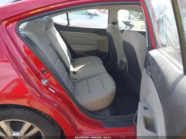KMHD84LF9HU212011 2017 HYUNDAI ELANTRA - Image 8