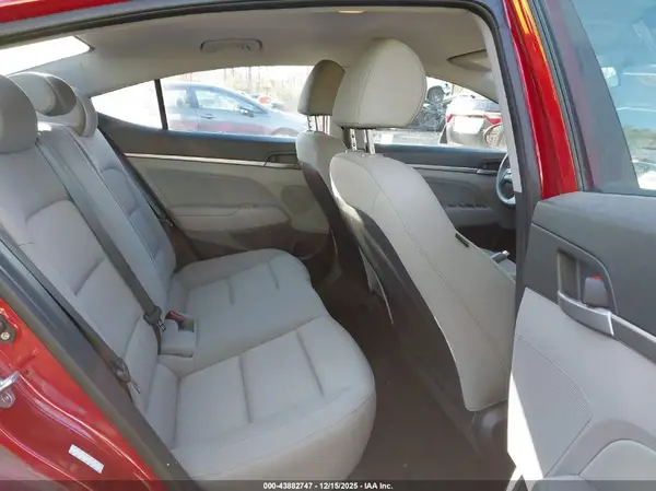 KMHD84LF9HU217421 2017 HYUNDAI ELANTRA - Image 8