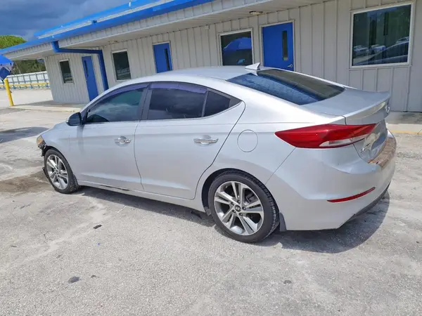 KMHD84LF9HU223865 2017 HYUNDAI ELANTRA - Image 2