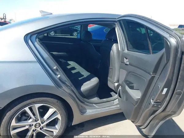 KMHD84LF9HU224532 2017 HYUNDAI ELANTRA - Image 8