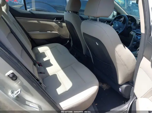 KMHD84LF9HU225163 2017 HYUNDAI ELANTRA - Image 8