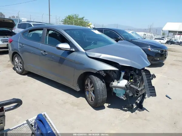 KMHD84LF9HU225664 2017 HYUNDAI ELANTRA - Image 1