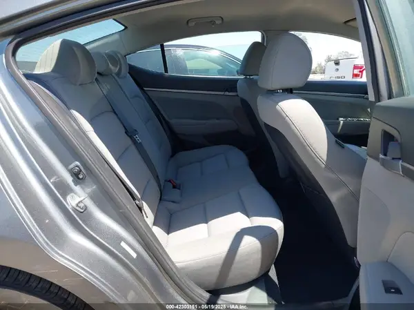 KMHD84LF9HU225664 2017 HYUNDAI ELANTRA - Image 8