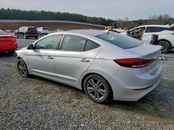 KMHD84LF9HU241377 2017 HYUNDAI ELANTRA - Image 2