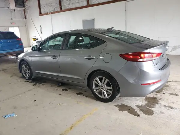 KMHD84LF9HU247583 2017 HYUNDAI ELANTRA - Image 2