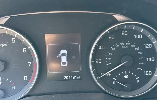 KMHD84LF9HU262990 2017 HYUNDAI ELANTRA - Image 8