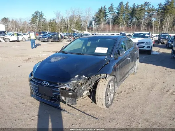 KMHD84LF9HU280163 2017 HYUNDAI ELANTRA - Image 2