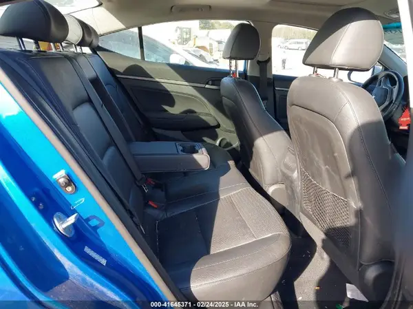 KMHD84LF9HU283211 2017 HYUNDAI ELANTRA - Image 8