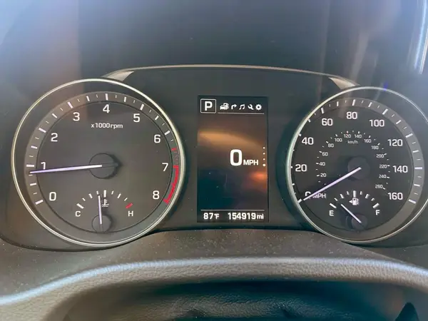 KMHD84LF9HU292085 2017 HYUNDAI ELANTRA - Image 8