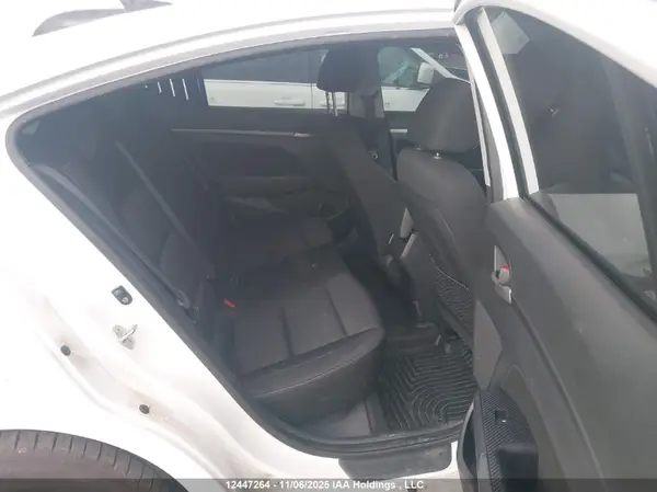 KMHD84LF9HU307958 2017 HYUNDAI ELANTRA - Image 8