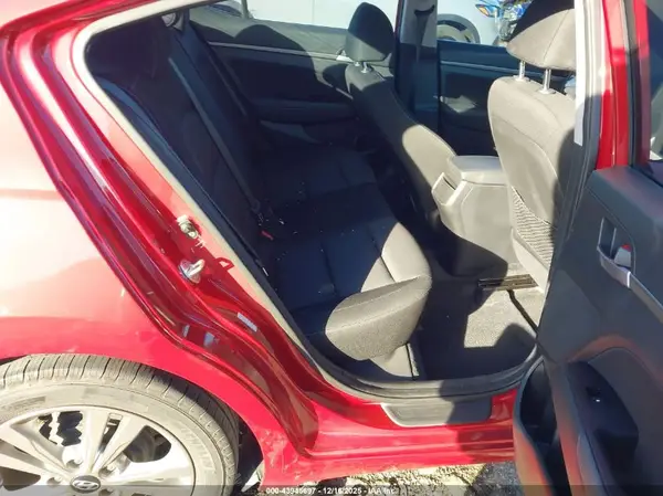 KMHD84LF9HU357064 2017 HYUNDAI ELANTRA - Image 8