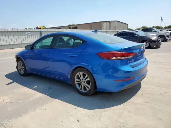 KMHD84LF9HU371823 2017 HYUNDAI ELANTRA - Image 2