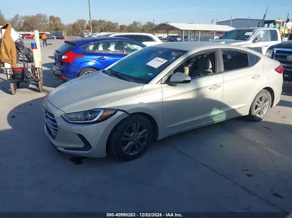 KMHD84LF9HU378299 2017 HYUNDAI ELANTRA - Image 2