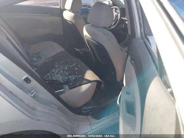 KMHD84LF9HU378299 2017 HYUNDAI ELANTRA - Image 8