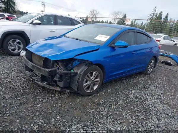 KMHD84LF9HU379405 2017 HYUNDAI ELANTRA - Image 2
