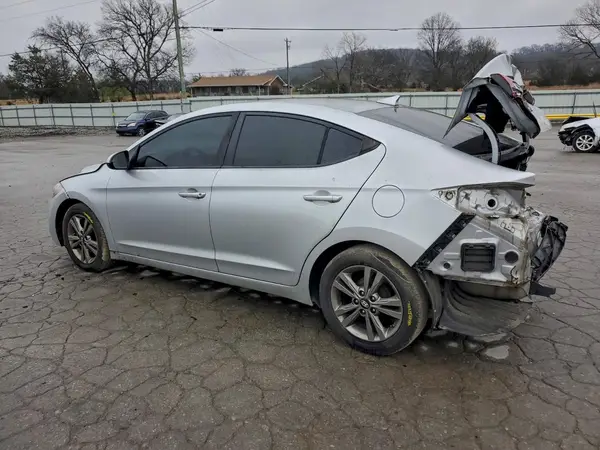 KMHD84LF9HU381025 2017 HYUNDAI ELANTRA - Image 2