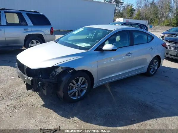 KMHD84LF9HU384846 2017 HYUNDAI ELANTRA - Image 2