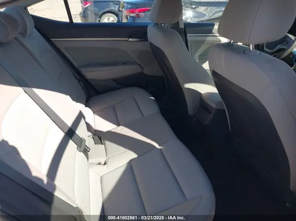 KMHD84LF9HU384846 2017 HYUNDAI ELANTRA - Image 8
