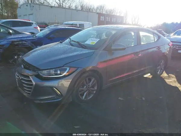 KMHD84LF9HU388072 2017 HYUNDAI ELANTRA - Image 2