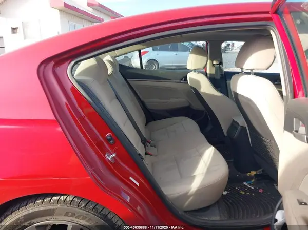 KMHD84LF9HU397922 2017 HYUNDAI ELANTRA - Image 8