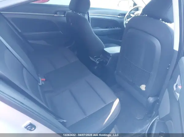 KMHD84LF9HU420129 2017 HYUNDAI ELANTRA - Image 8
