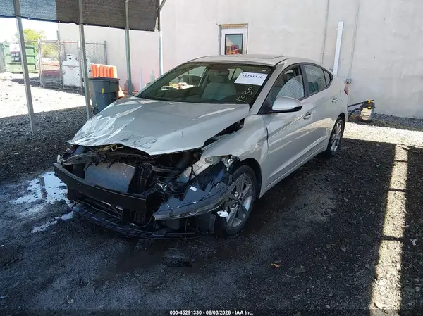 KMHD84LF9HU422902 2017 HYUNDAI ELANTRA - Image 2