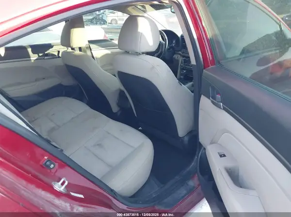 KMHD84LF9HU425380 2017 HYUNDAI ELANTRA - Image 8