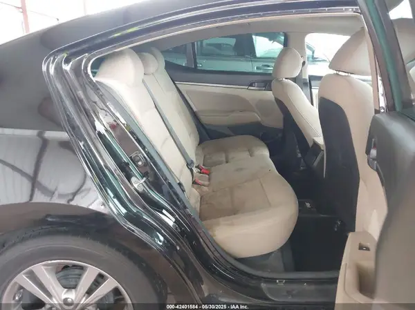 KMHD84LF9HU425962 2017 HYUNDAI ELANTRA - Image 8