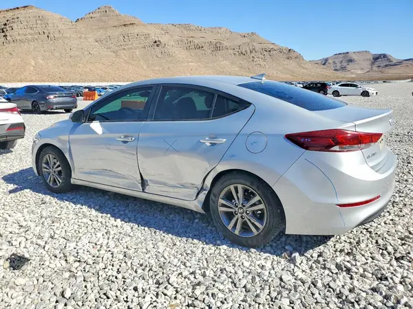 KMHD84LF9JU449510 2018 HYUNDAI ELANTRA - Image 2