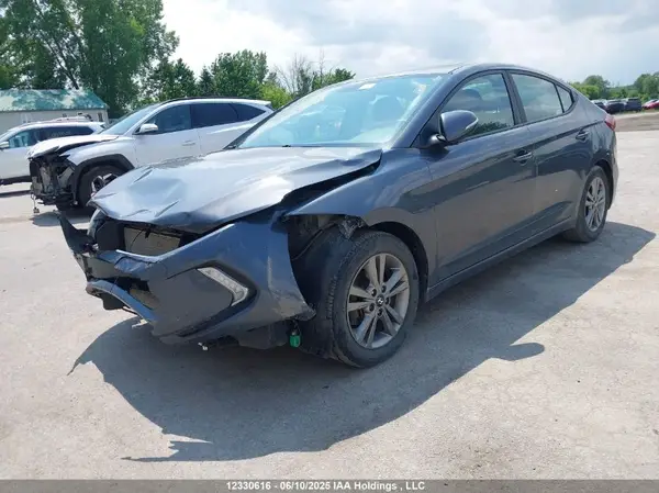 KMHD84LF9JU456375 2018 HYUNDAI ELANTRA - Image 2