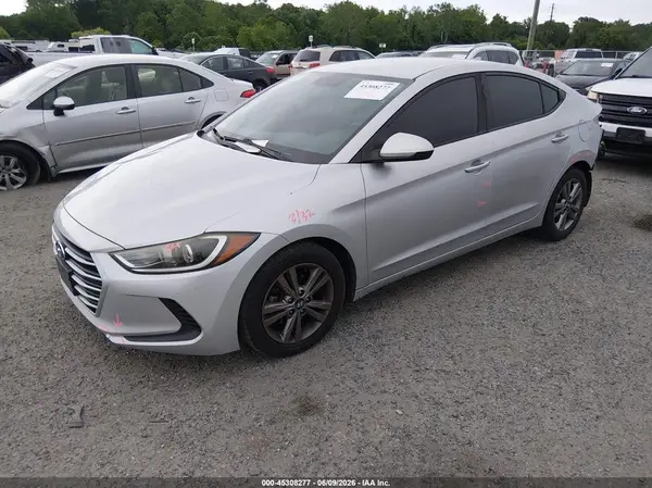 KMHD84LF9JU467781 2018 HYUNDAI ELANTRA - Image 2