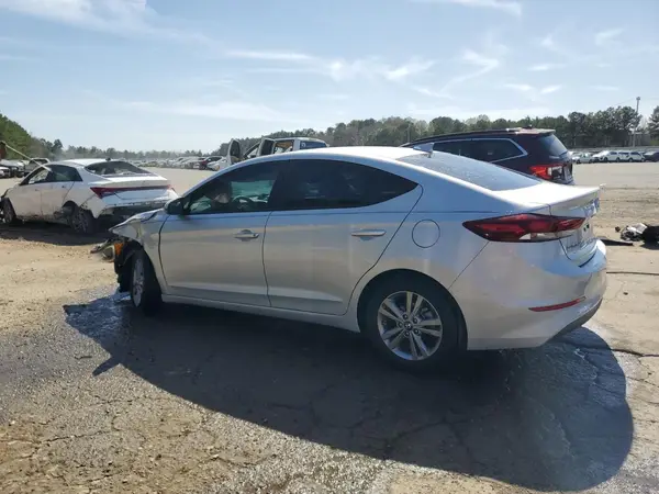 KMHD84LF9JU473337 2018 HYUNDAI ELANTRA - Image 2