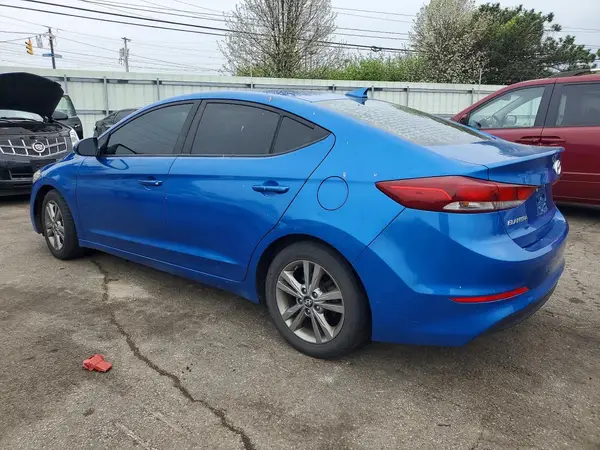 KMHD84LF9JU473757 2018 HYUNDAI ELANTRA - Image 2