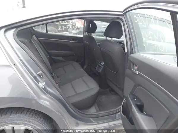 KMHD84LF9JU484743 2018 HYUNDAI ELANTRA - Image 8