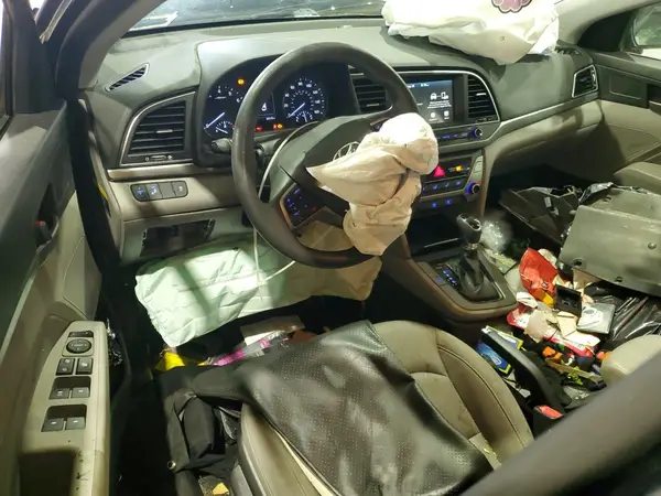 KMHD84LF9JU504313 2018 HYUNDAI ELANTRA - Image 8