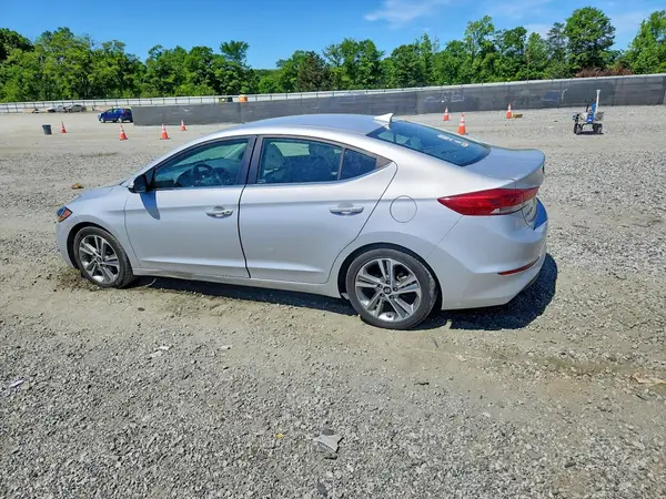 KMHD84LF9JU505347 2018 HYUNDAI ELANTRA - Image 2