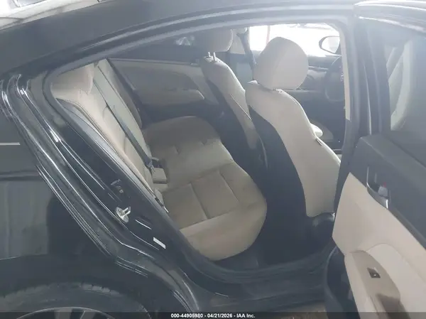 KMHD84LF9JU510130 2018 HYUNDAI ELANTRA - Image 8