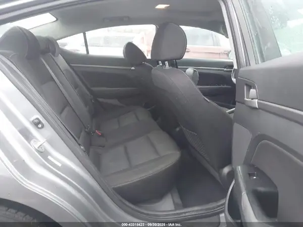 KMHD84LF9JU512122 2018 HYUNDAI ELANTRA - Image 8
