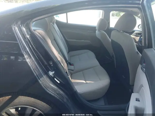 KMHD84LF9JU512461 2018 HYUNDAI ELANTRA - Image 8