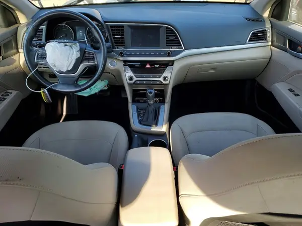 KMHD84LF9JU519300 2018 HYUNDAI ELANTRA - Image 8