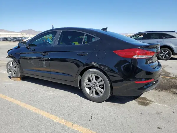 KMHD84LF9JU520513 2018 HYUNDAI ELANTRA - Image 2