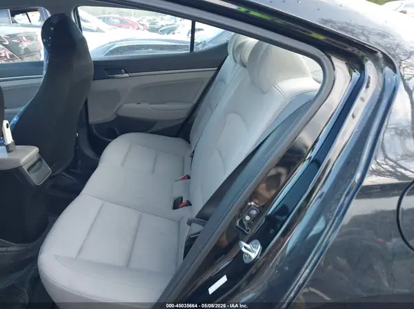 KMHD84LF9JU548523 2018 HYUNDAI ELANTRA - Image 8
