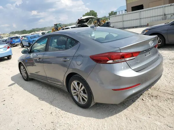 KMHD84LF9JU554645 2018 HYUNDAI ELANTRA - Image 2