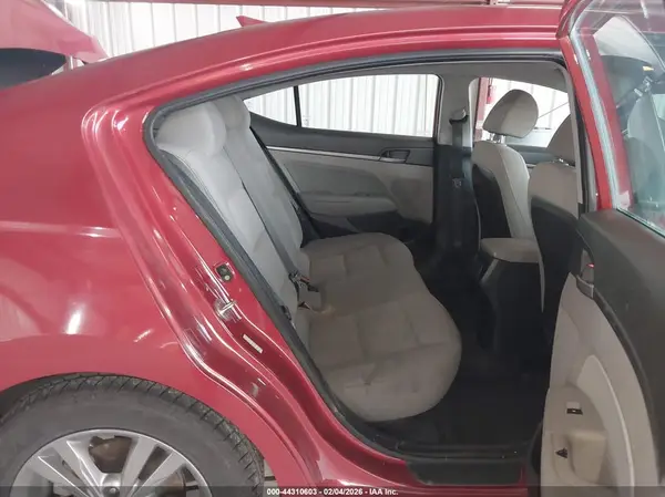 KMHD84LF9JU598810 2018 HYUNDAI ELANTRA - Image 8